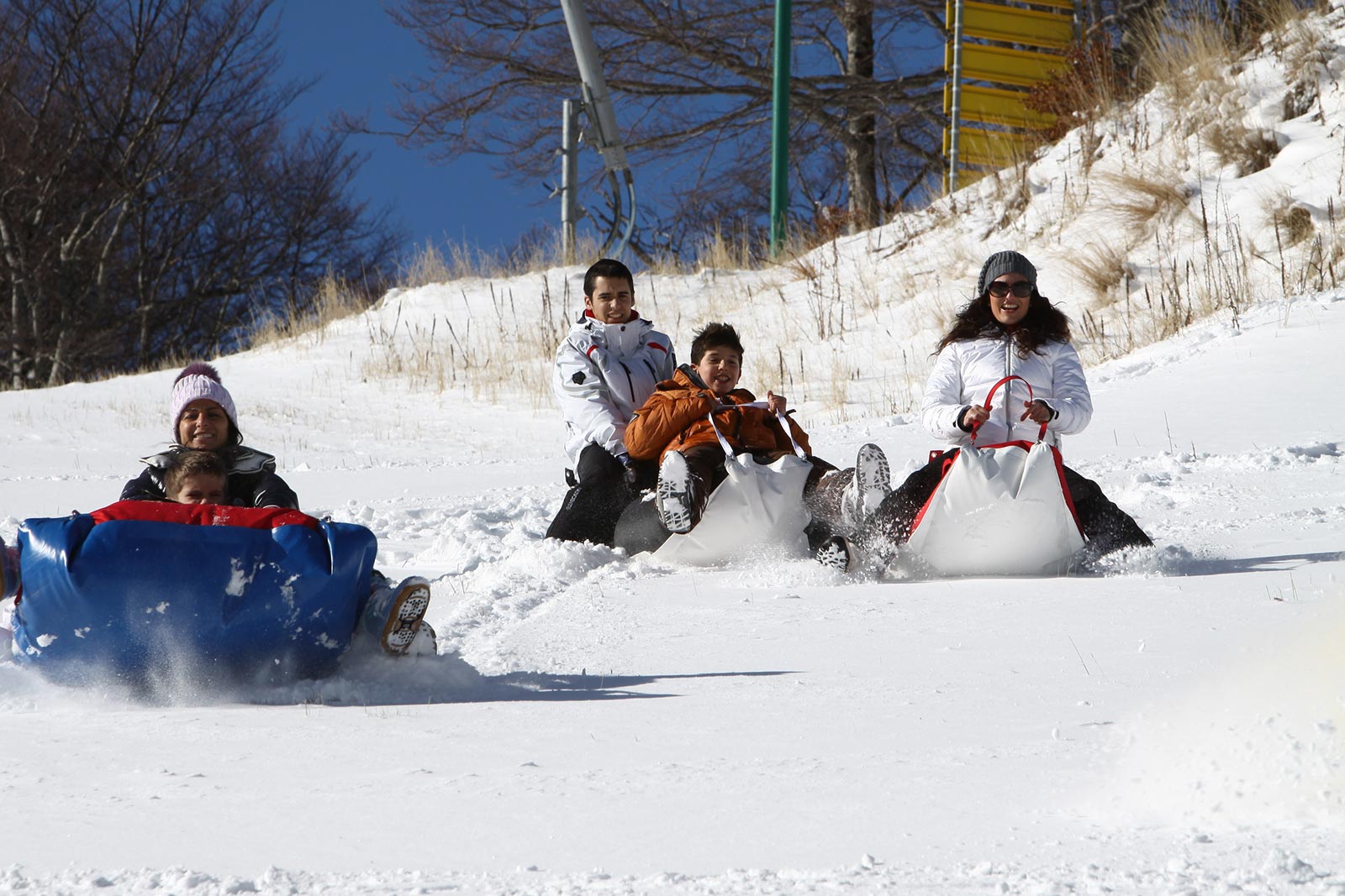 Trineo Scivolone: equipamiento familiar para parques de nieve